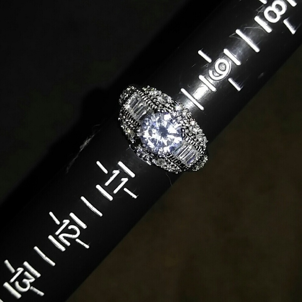 NEW .925 SS Ring
